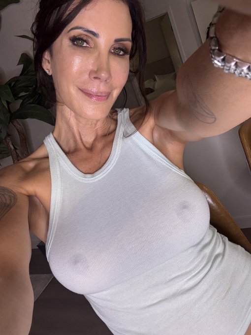 Watch Shay Sights's leaked NSFW photo on TwXstars