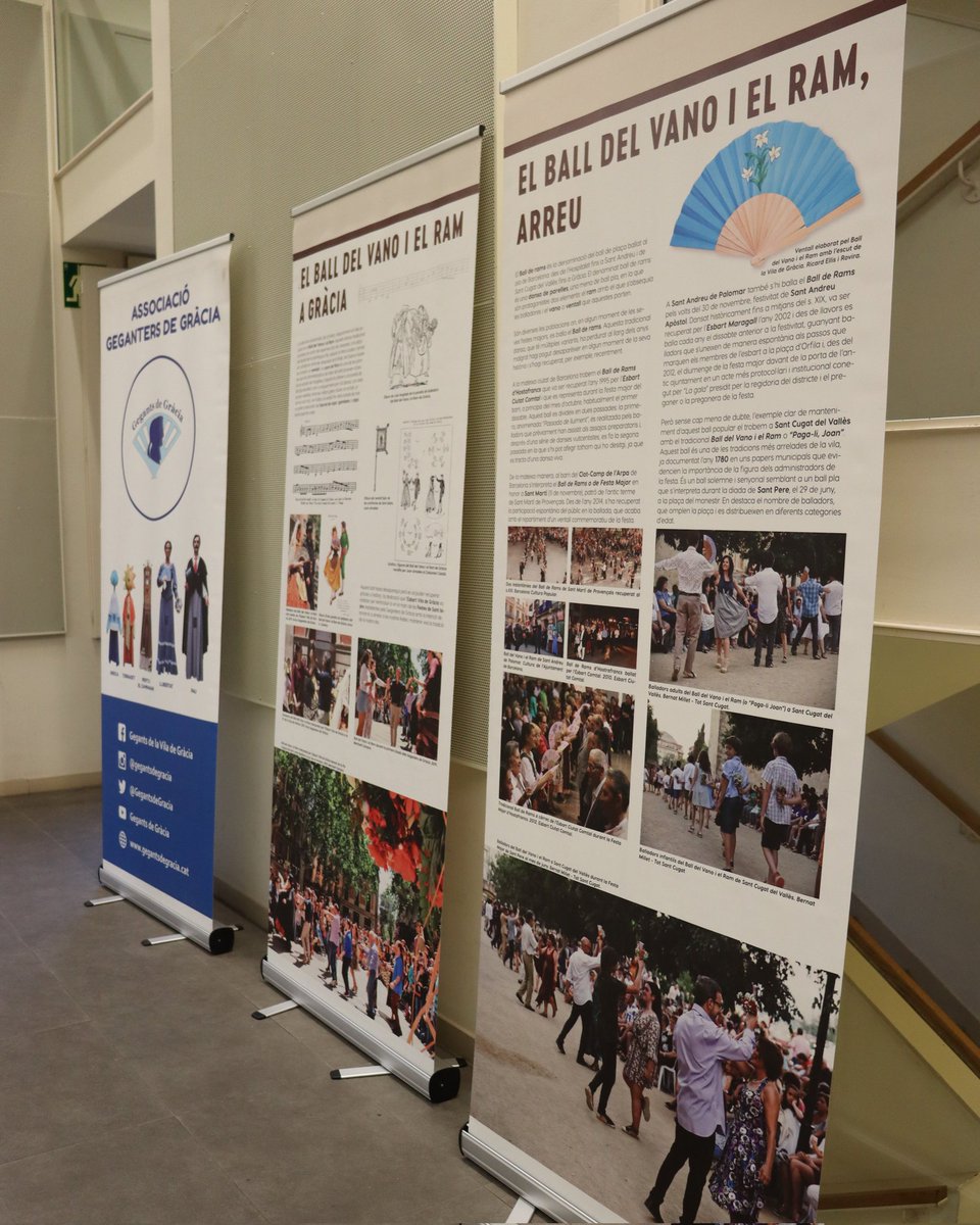 🌼 La Violeta de #Gràcia acull aquests dies l'exposició sobre la festivitat gracienca de #SantIsidre, amb la nostra Diada i el Ball del Vano i el Ram com a actes principals.

🗓 La mostra recorre el passat i el present, i es pot visitar fins a finals de maig. No us la perdeu!