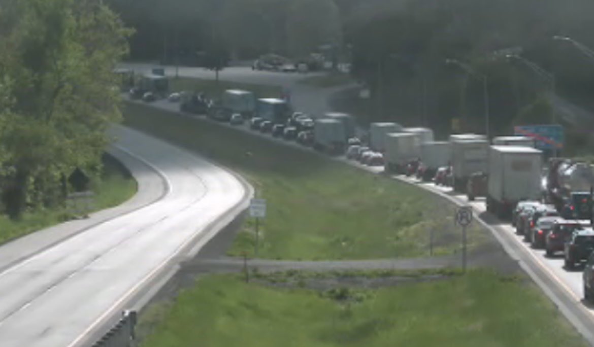 In Ohio County there is a Vehicle Crash on I-70E at Mile Marker 13.   Current lanes impacted: ALL LANES.
wv511.org/R/17HZKDF