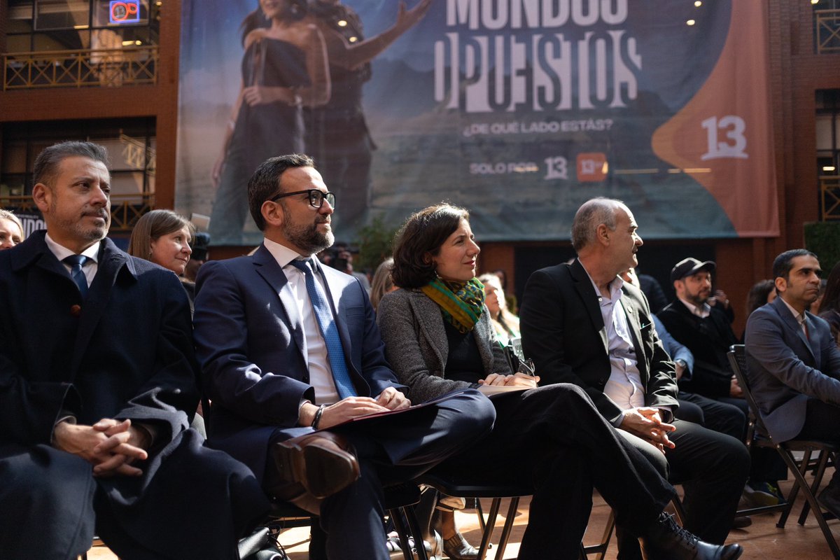 📺🤝 En el marco del Día Mundial de la Libertad de Prensa, se oficializó el cambio de mando en la Federación de Medios de Comunicación: Pablo Vidal (Anatel) asume la presidencia, sucediendo a Eduardo Martínez (ARCHI). 

Lee más aquí🔗 anatel.cl/anatel-asume-l…
