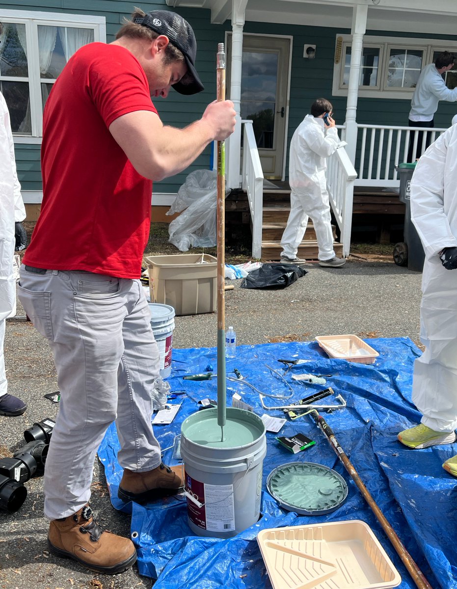 During BGiA, our contractor partner School Facility Services and student volunteers with UVA Darden School of Business stepped up for the homeowners of this duplex! 💪 They worked to repair the porch and gutters and painted the entire home in a beautiful shade of green. 🎨