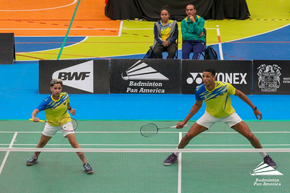 CBBdOficial's tweet photo. Brasileiros semifinalistas de torneios em Dubai e no México 🏸
📷: João Pires/Fotojump e BPAC/Divulgação
*Confira matéria completa no site da CBBd https://t.co/clvHNLeSwM
#BadmintonBrasil #ParabadmintonBrasil #CBBd #VitorTavares #ViníciusCosta #SaniaLima #DaviSilva https://t.co/fY0aXPMWYh