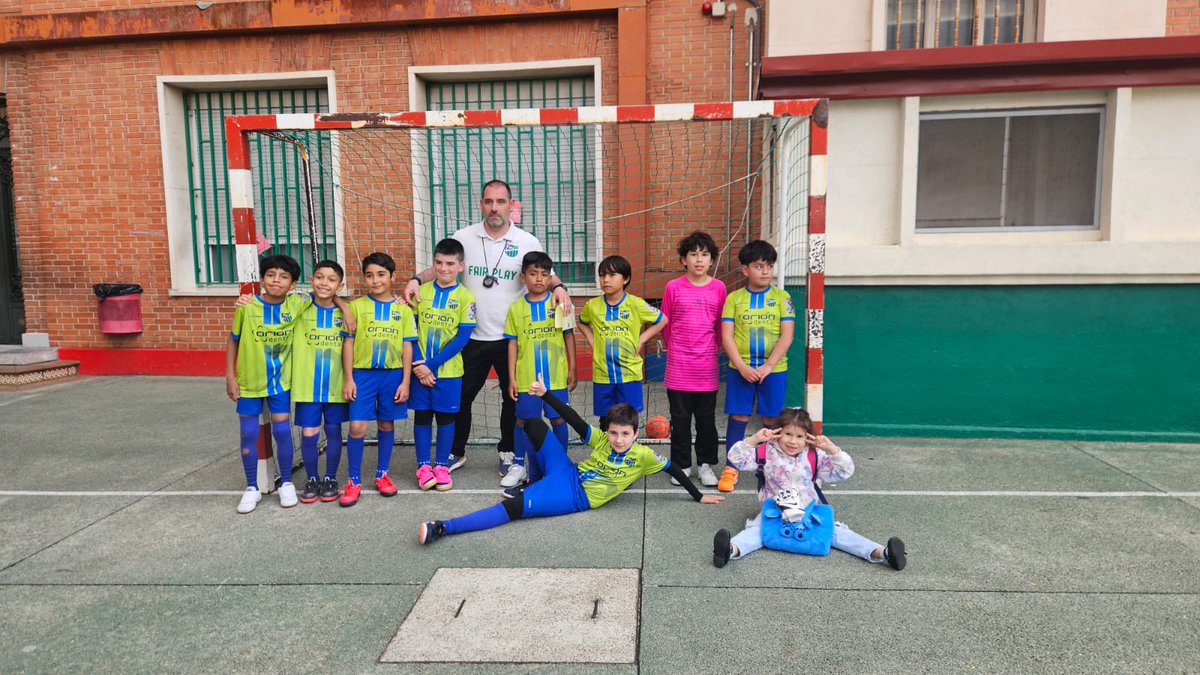 Partido benjamín fútbol sala <a href="/DeportesECM/">DeportesECM</a> <a href="/efsfranciscanas/">E.D FRANCISCANAS</a> <a href="/Orion_Dental/">Clínica Dental Orión</a> 5 - Vírgen de Atocha 8. Partido en el que no estuvimos centrados y a estas alturas de la temporada los errores penalizan mucho. En algunos momentos fuimos ese equipo fuerte y jugón que nos da muchas alegrías