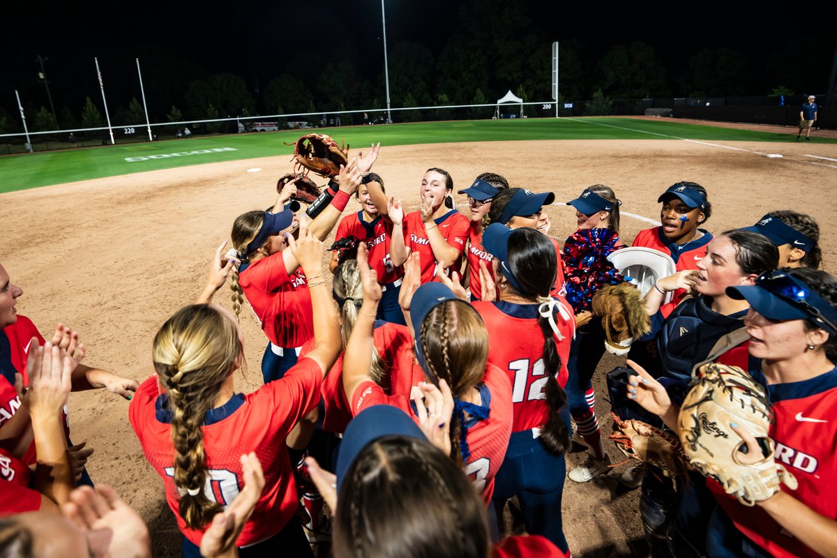 SamfordSB's tweet image. A special group and a special season. To the team who gave it your all, the Samford fans, and seniors who represented what it means to be a Bulldog, Thank You 🐶🥎

#AllForSAMford