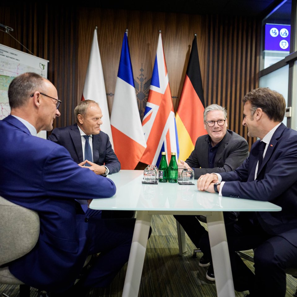 Chancellor Merz on the way to Kyiv. #Ukraine can count on us. 🇩🇪🇫🇷🇵🇱🇬🇧