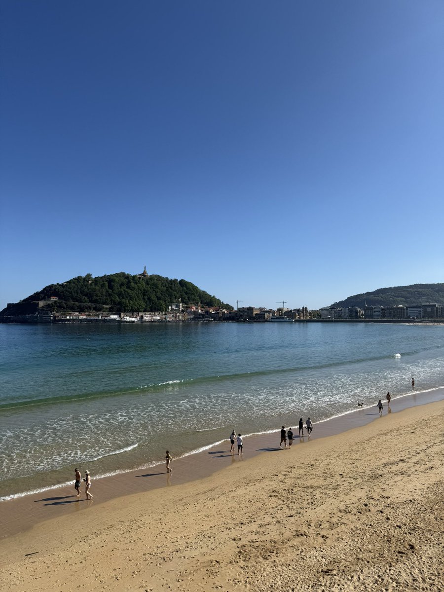 ys36136016's tweet photo. GWはフランスとスペインに行ってきた https://t.co/v8JWvOSoq9