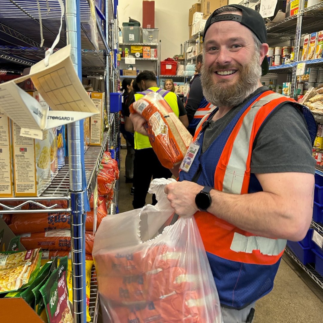 Big thanks to Team #Amazon YMH8 for delivering more than just packages! You rolled up your sleeves, sorted food like pros and stirred up some serious goodness with that mouthwatering veggie chili. Your prime energy is the secret ingredient helping feed our community! #GivingBack