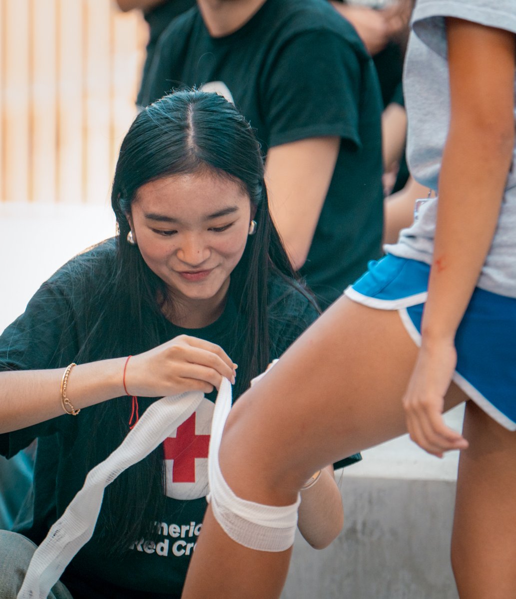 Calling all high school students! The READYteens summer program offers free certifications, volunteer hours, and a chance to meet new friends. Sessions run Mondays, Wednesdays, and Fridays from 3-6 PM at four locations. Apply by May 30th! forms.gle/5qmyUCNwxEaTGH…