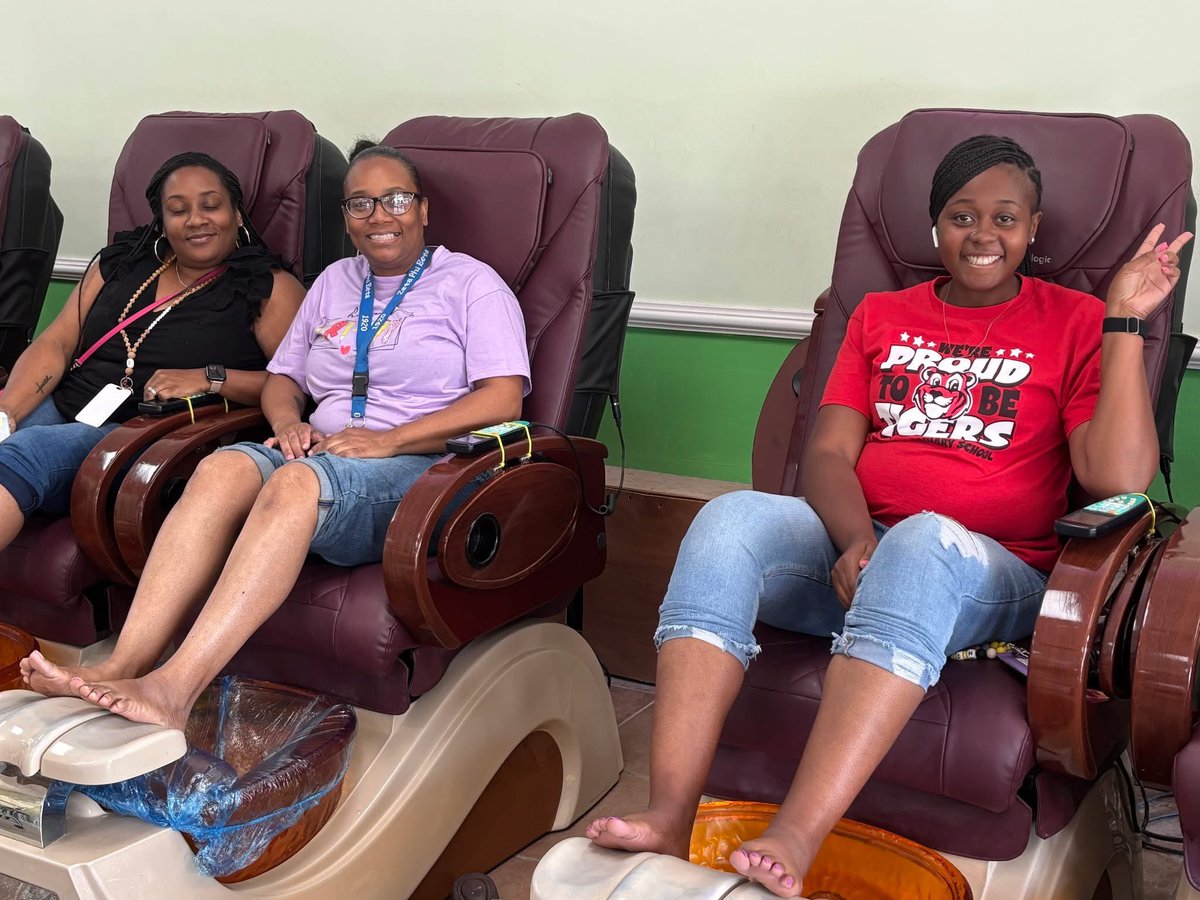 EufaulaPrimary's tweet image. Thank you, EPS PTO, for pampering our teachers this week!