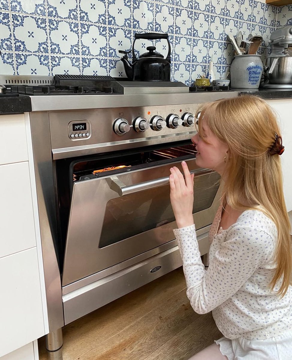 starlightslvr's tweet image. not pictured: me spinning around my kitchen #witcheswireless