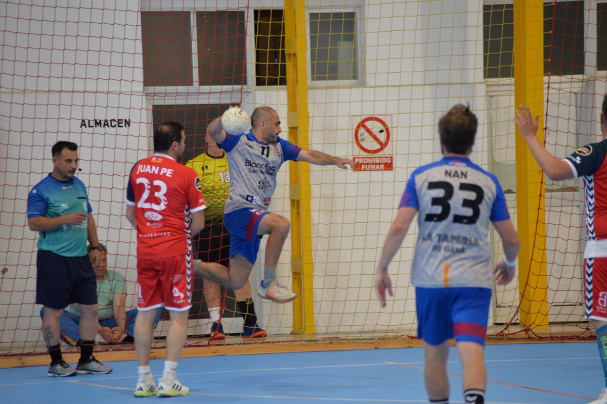 RFEBalonmano (@rfebalonmano) on Twitter photo 😍 ¡Os dejamos la mejores imágenes de la primera jornada del Campeonato Estatal de Veteranos y Veteranas!
📸 <a href="/Fbmcv/">#ComunitatDelHandbol 🧡💙</a>
#️⃣ #Balonmano #SheLovesHandball 😍 ¡Os dejamos la mejores imágenes de la primera jornada del Campeonato Estatal de Veteranos y Veteranas!
📸 <a href="/Fbmcv/">#ComunitatDelHandbol 🧡💙</a>
#️⃣ #Balonmano #SheLovesHandball