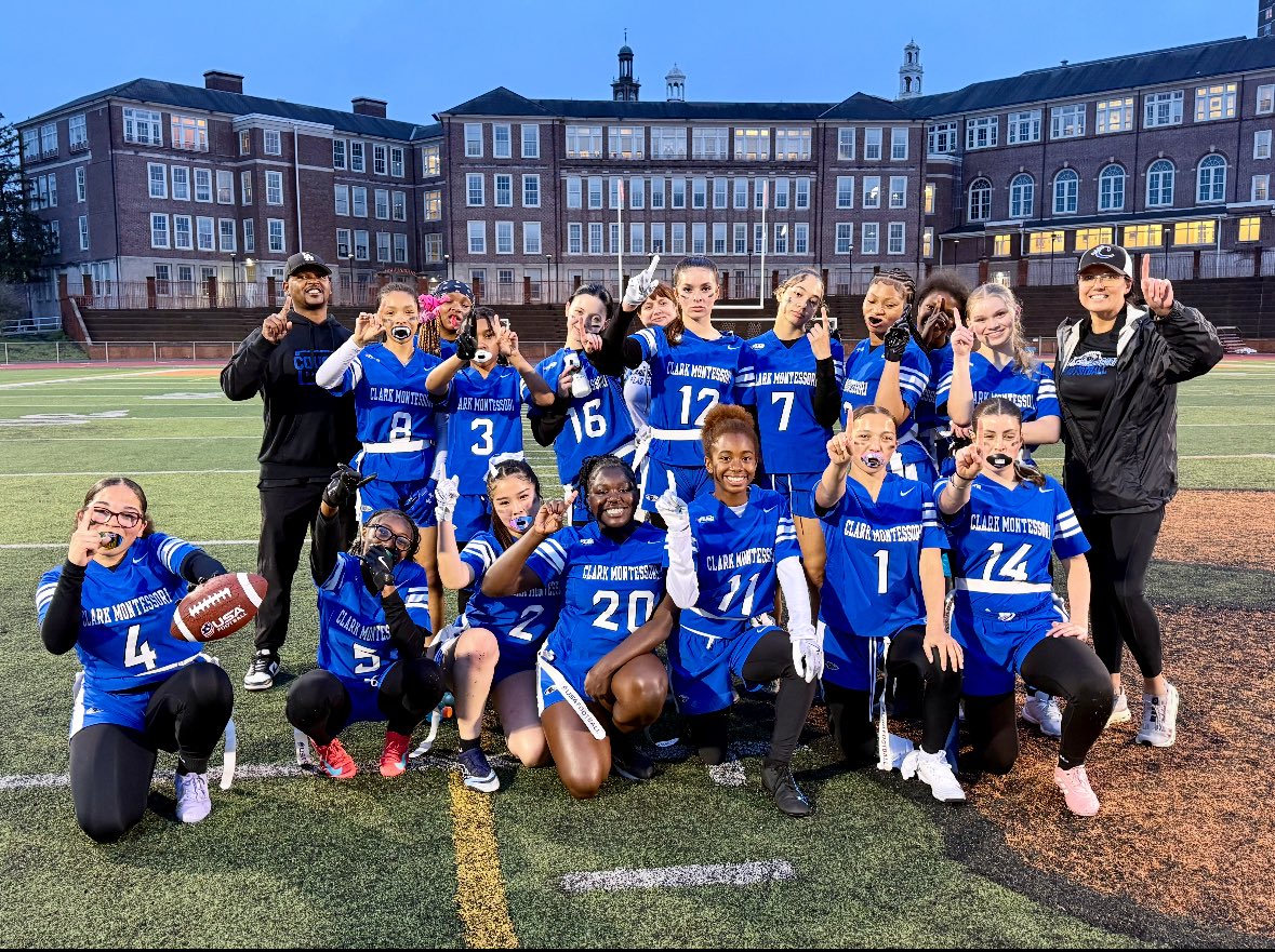 3 minutes left Clark leads 30-27 over <a href="/ItsBlue_AllDay/">Woodward Athletics</a> 
<a href="/iamcpsathletics/">IAMCPSATHLETICS</a>