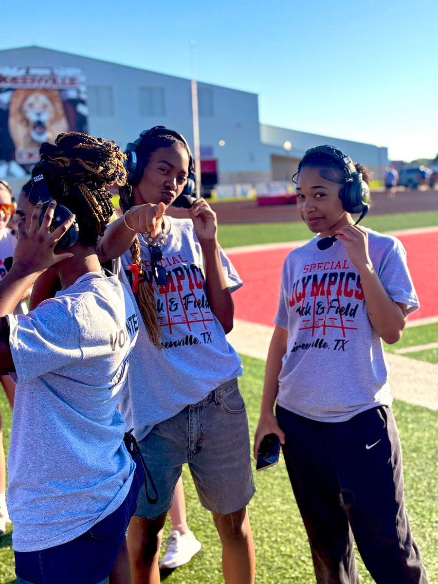 LionsFootball24's tweet photo. Our Lady Lions checking headset communication before we kick off Special Olympics! #StandardSetting 🏪🔑 https://t.co/5f88MGYCAA