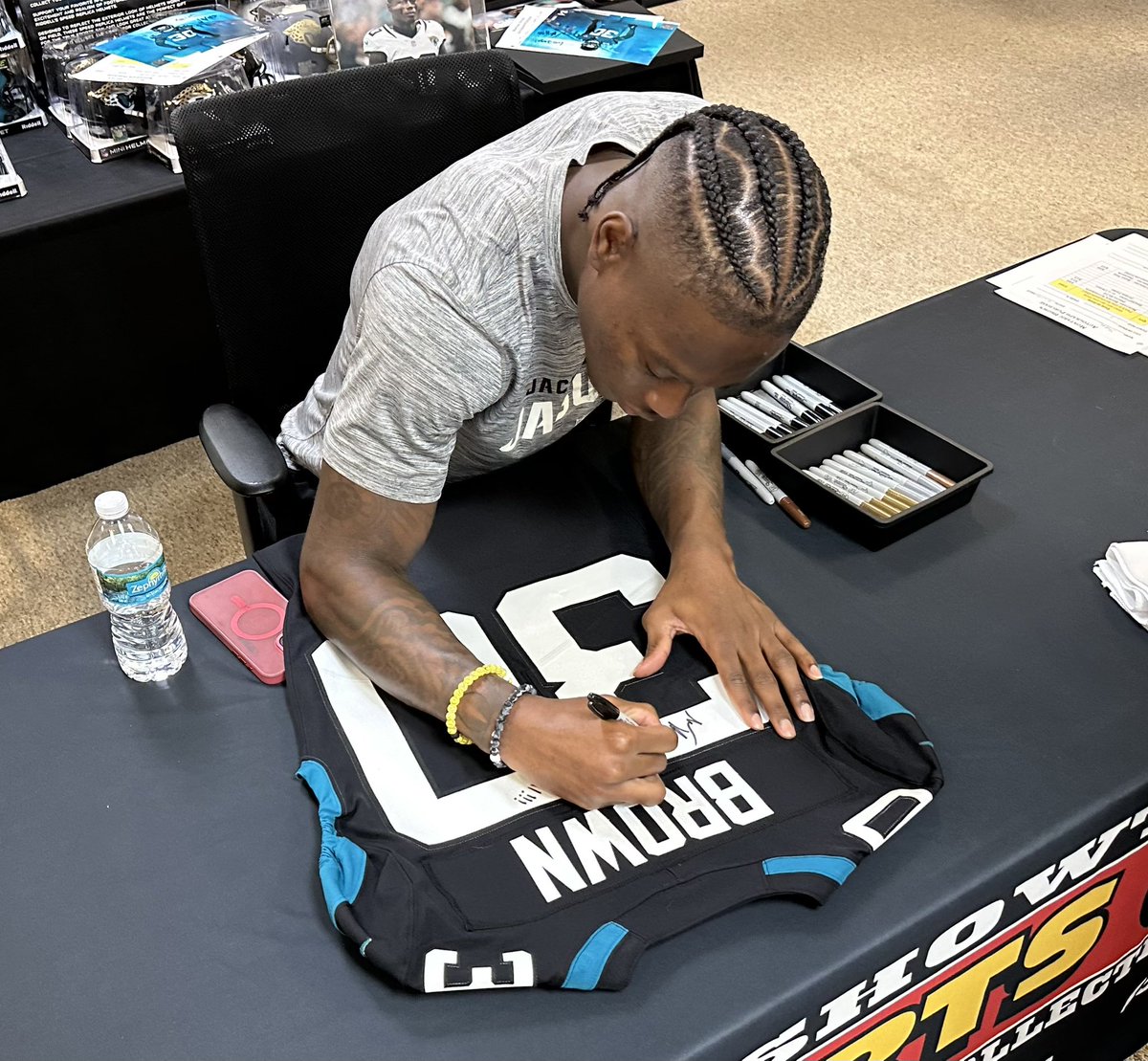 Coach Duggs (@coachduggs) on Twitter photo Jaguars Montaric Brown, <a href="/lockdown_2121/">Montaric Brown</a> is in store signing autographs at <a href="/ShowtimeofJax/">Showtime Sports Cards & Collectibles</a>. Jaguars Montaric Brown, <a href="/lockdown_2121/">Montaric Brown</a> is in store signing autographs at <a href="/ShowtimeofJax/">Showtime Sports Cards & Collectibles</a>.