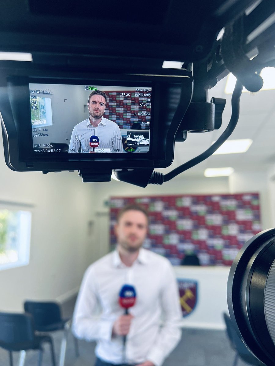 James Lewer (@james_lewer) on Twitter photo I was back <a href="/WestHam/">West Ham United</a> earlier today as they prepare to face <a href="/ManUtd/">Manchester United</a> on Sunday.
#whufc ⚒️ #mufc 🔴 I was back <a href="/WestHam/">West Ham United</a> earlier today as they prepare to face <a href="/ManUtd/">Manchester United</a> on Sunday.
#whufc ⚒️ #mufc 🔴