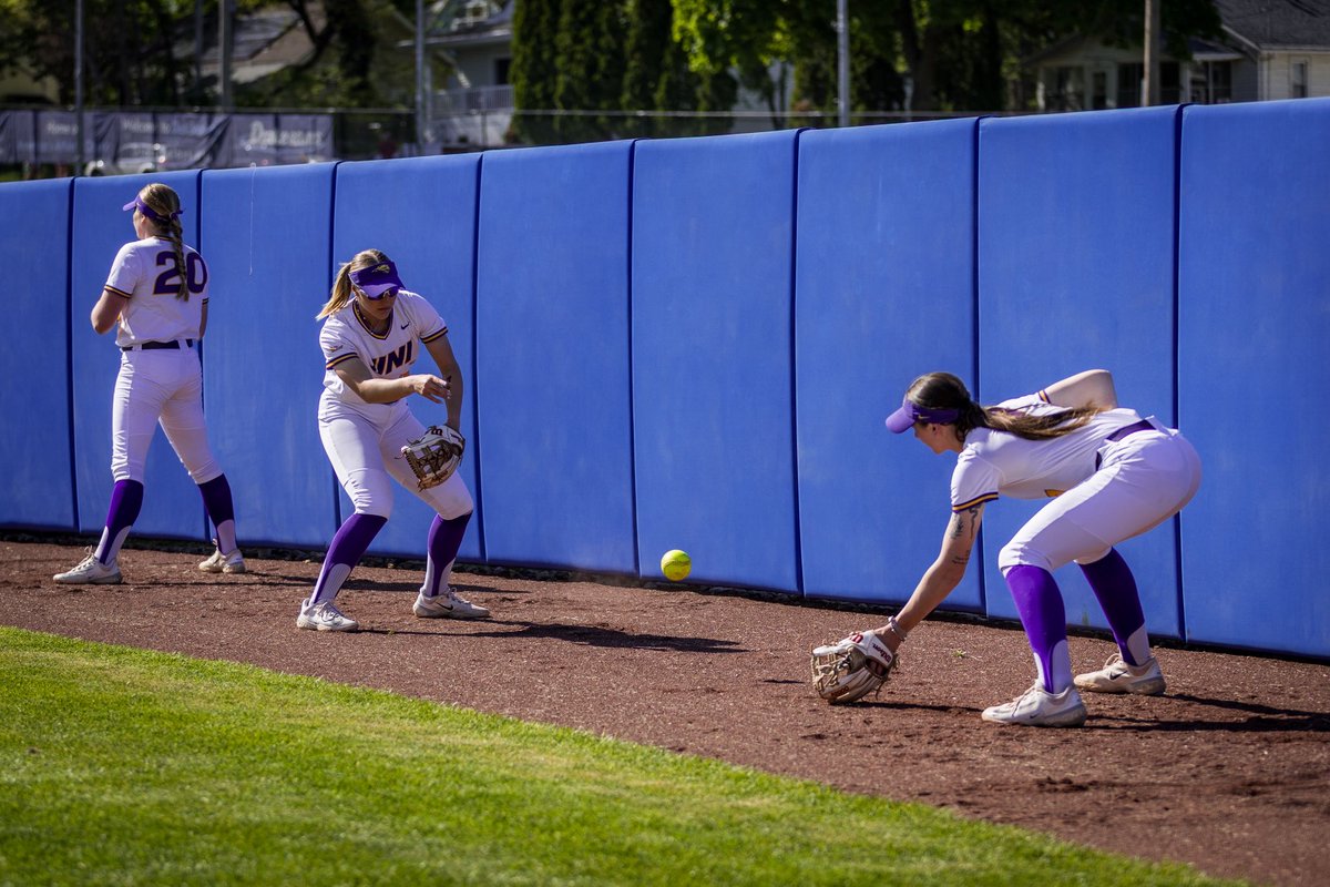 New day, same mission! A couple 📸 of Semifinal pregame action!

#EverLoyal | #1UNI
