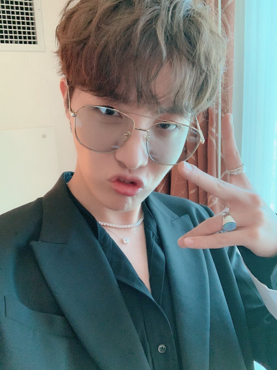 hourly hyung line tweet media