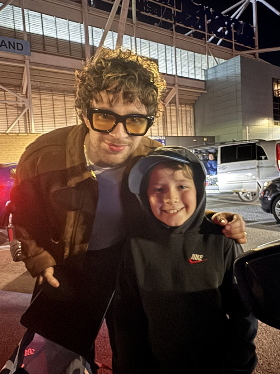 Paul Woods (@paulwoods85) on Twitter photo Massive thankyou to <a href="/Tom_Grennan/">Tom Grennan</a> tonight for cheering my lad up in the car park after the game! #PUSB Massive thankyou to <a href="/Tom_Grennan/">Tom Grennan</a> tonight for cheering my lad up in the car park after the game! #PUSB