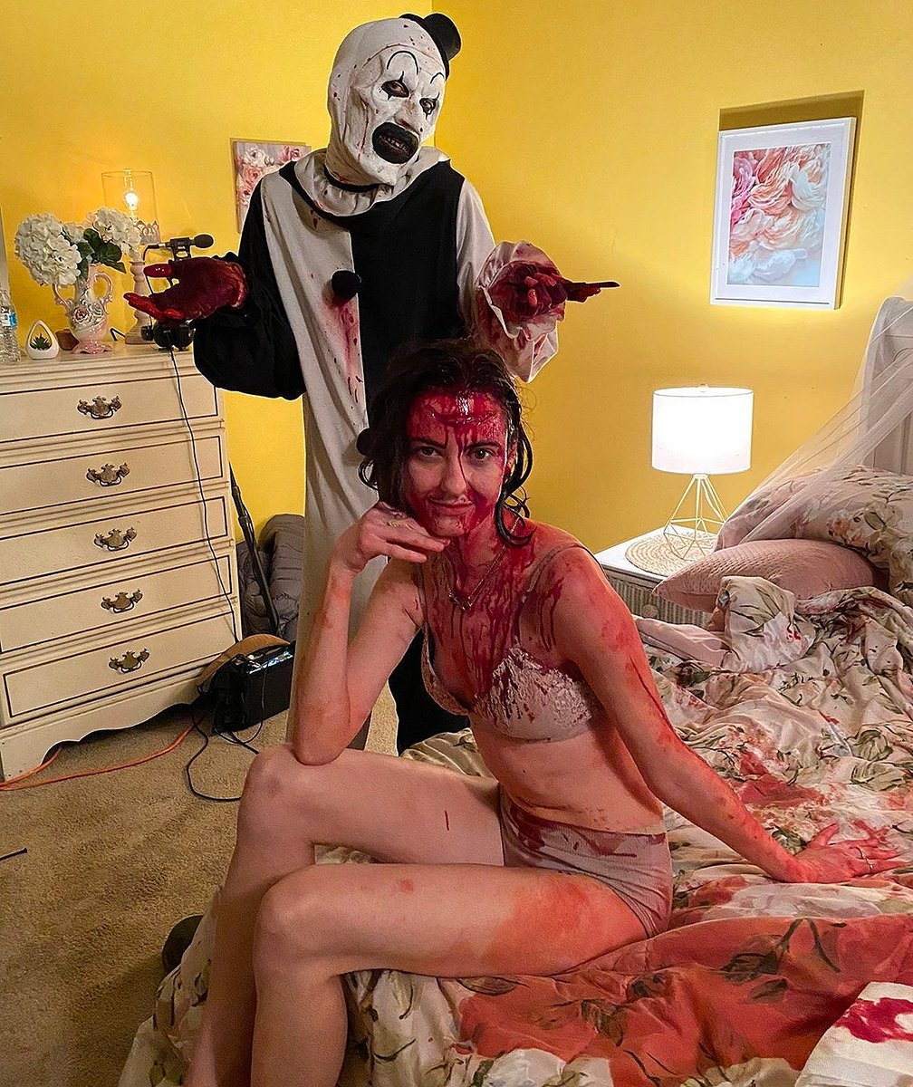 When you're getting murdered but tell your assailant to stop for a selfie because your hair is on point