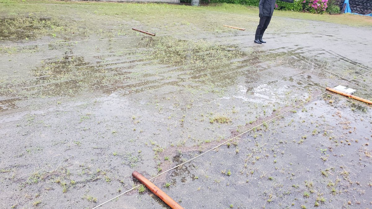 おはようございます☔

雨はパラパラ。この後止む予報ですが現在のグラウンドはこんな感じです。

イベントや出店は通常通り開催しますので、皆様よろしくお願い致します。

私は今日はガソリンスタンドです⛽

#校庭キャンプ