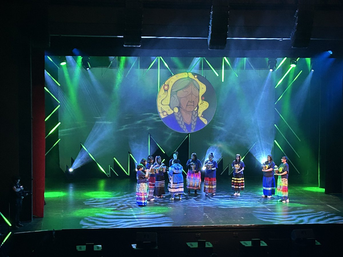 LetraDavid's tweet image. We are grateful to @KidsUpFrontTO for providing our @TCDSB students the opportunity to attend @OutLookingIn largest Indigenous youth performance in Canada. Wonderful performances filled with positive energy and awareness. @Equity_TCDSB
