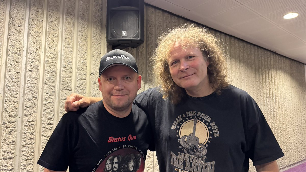 Prima avondje in Venlo…
Top orkestje dat <a href="/CCRtribute/">Thefortunatesons</a> 🤘🏻

Uiteraard na afloop nog even een 💿 oppe kop getikt inclusief fotosessie met Toon… 

#FortunateSons #Venlo