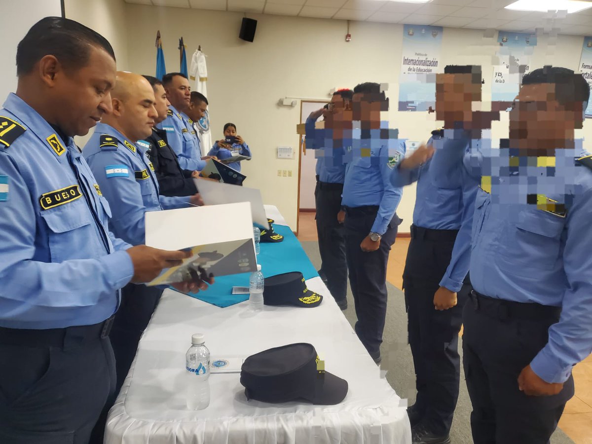 Clausura del Curso de Investigación Criminal Antimaras y Pandillas.

Comayagua. 09 de mayo, 2025. En ceremonia celebrada en el auditorio de la EIC se llevó a cabo la clausura del Curso de Investigación Criminal Antimaras y Pandillas contra el Crimen Organizado con  26 graduados