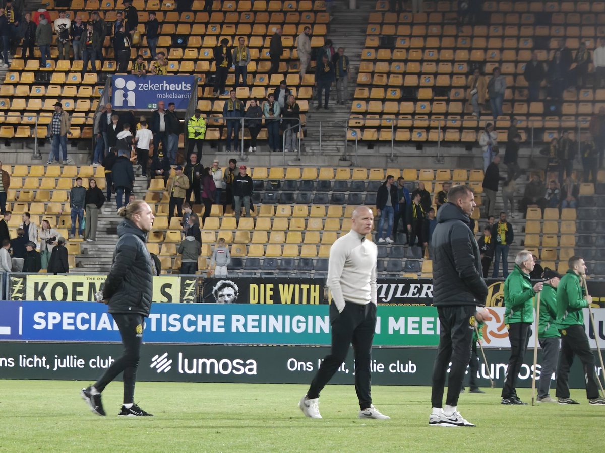 WilmaLoop's tweet image. #rodajc Roda sluit het seizoen met een 0-1 verlies af tegen FC Eindhoven en eindigt op de twaalfde plek.