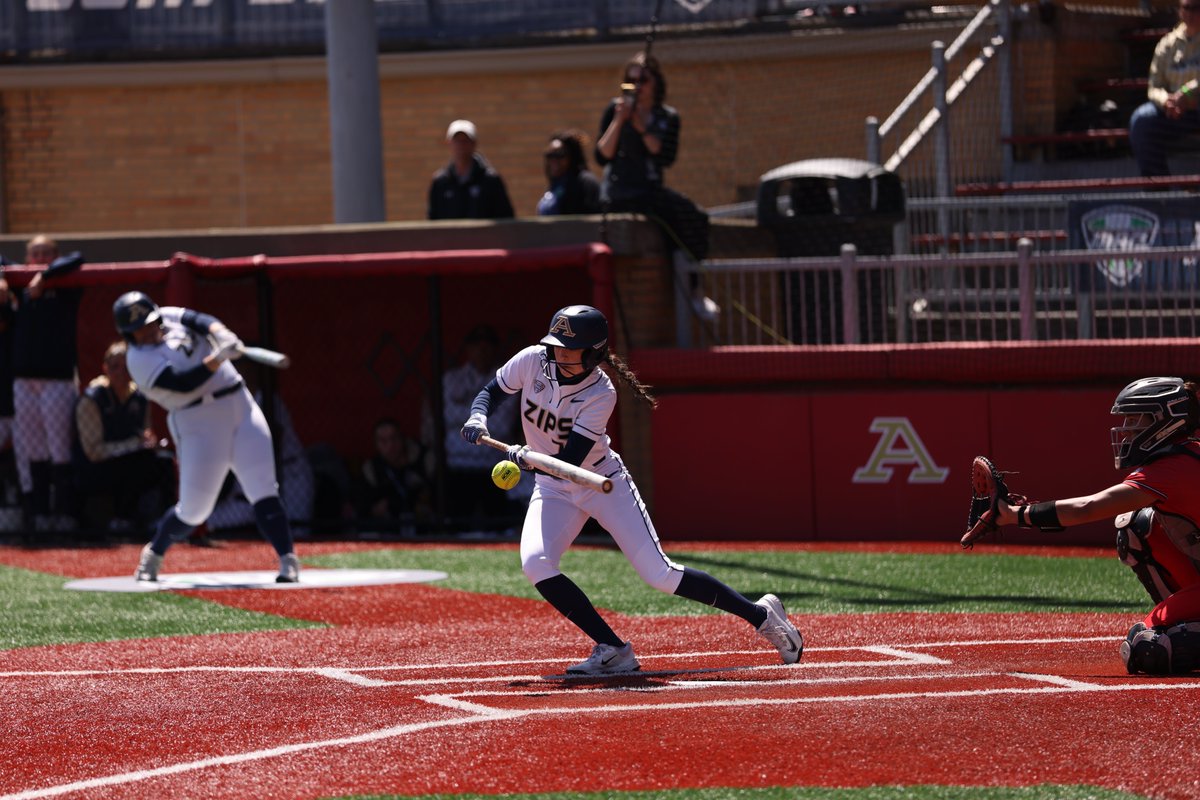 ZipsSB's tweet image. Four Akron players notch at least two hits in 5-4 loss to Ball State

📰 tinyurl.com/2a4ouur2

#GoZips🦘