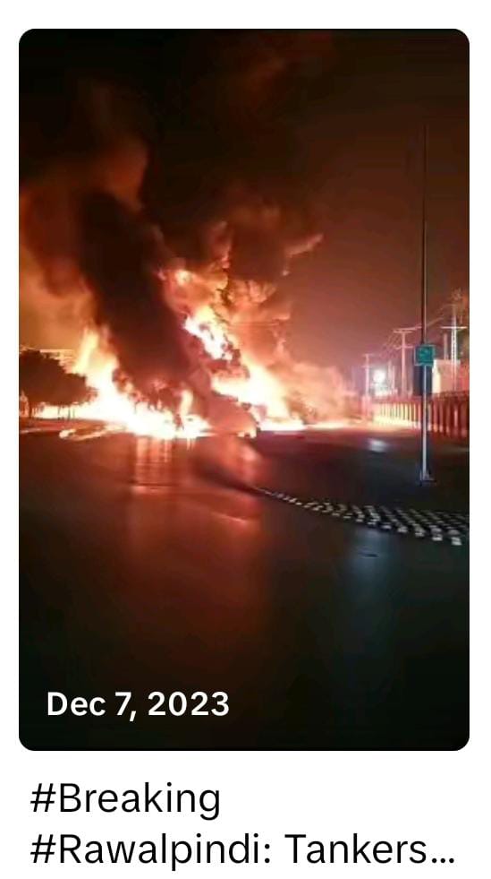 MujeebS3167's tweet photo. @faizansiddiqi12 @Naya__Pakistan_ @grok This is old video of oil tanker accident near nur Khan air base, https://t.co/EyB9rOVmjS