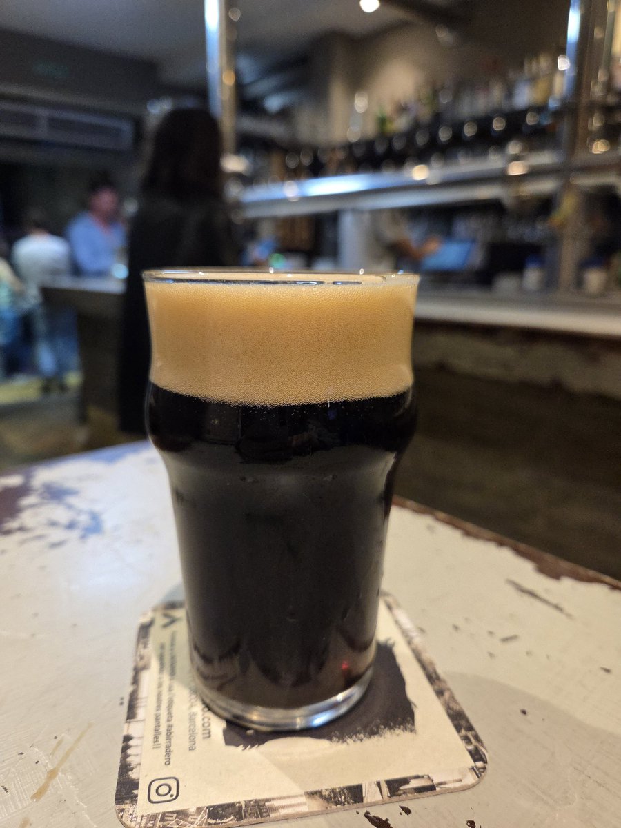 Did I mention I drove 1350 km to drink this beer?
Tres Xemeneies, 9% Imp Stout by @abirradero🥰🍻🍻🍻