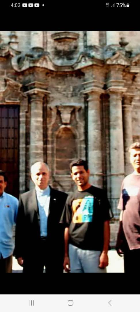 mclcubaoficial's tweet image. Cardenal Robert Francis Prevost, hoy Papa León XIV en La Habana junto al Martir de la Fe del Movimiento Cristiano Liberación Harold Cepero. Gracias Manuel Robles Villamarin , Mano por este recuerdo.