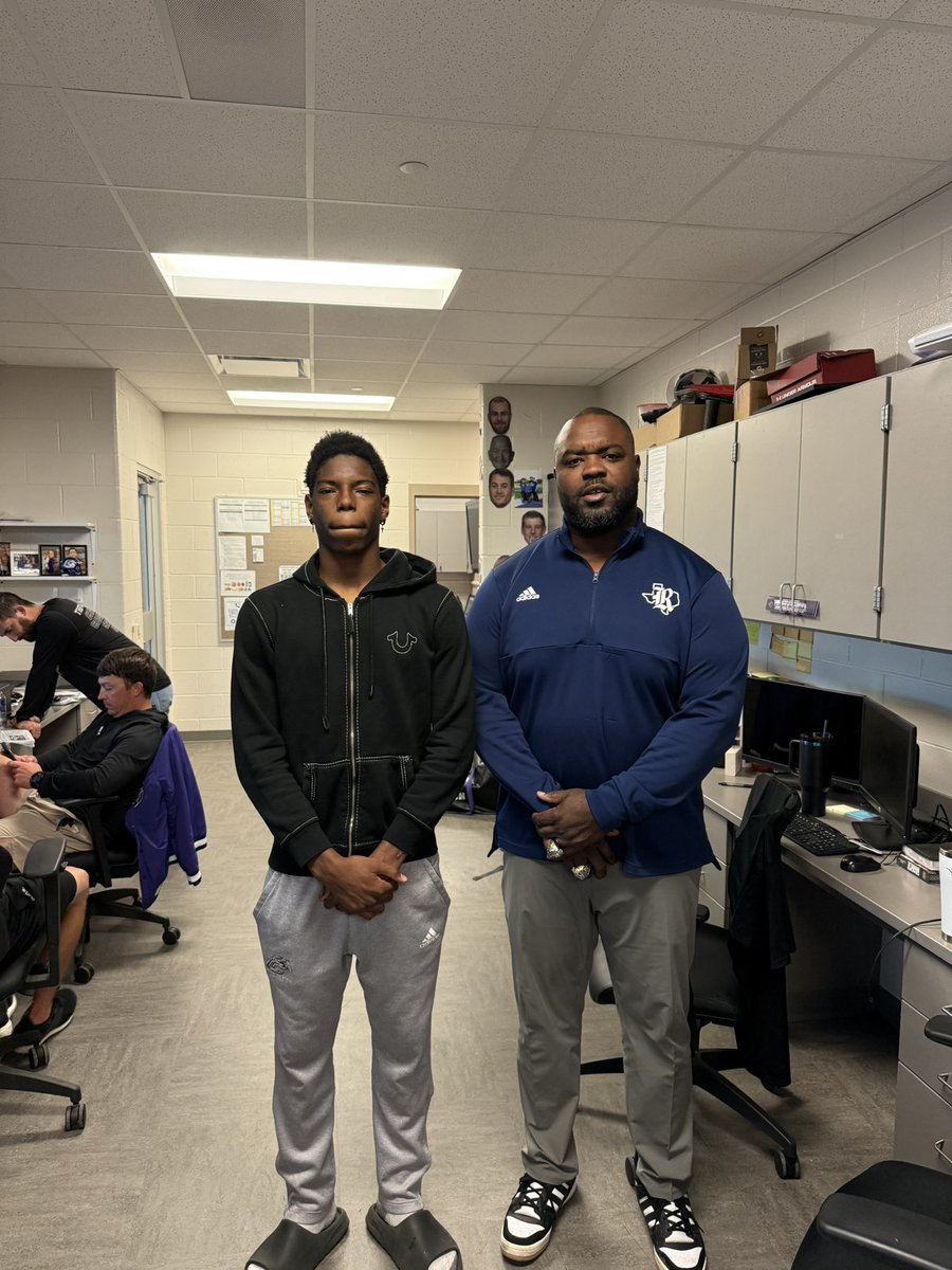 Kashton”Kash”Adams (@kadams136) on Twitter photo I wanna say thank you to Coach <a href="/CoachTyWarren/">Coach “Ty” Warren</a> for coming out today. Thank you for the support. I wanna say thank you to Coach <a href="/CoachTyWarren/">Coach “Ty” Warren</a> for coming out today. Thank you for the support.