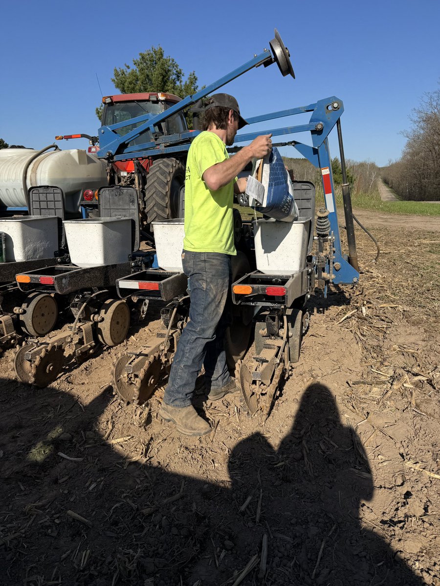 Special delivery 📦

NK9231-AA refill to keep the planter rolling 🚜💨🌽

#PlantNK25 
<a href="/NKSeeds/">NK Seeds</a>