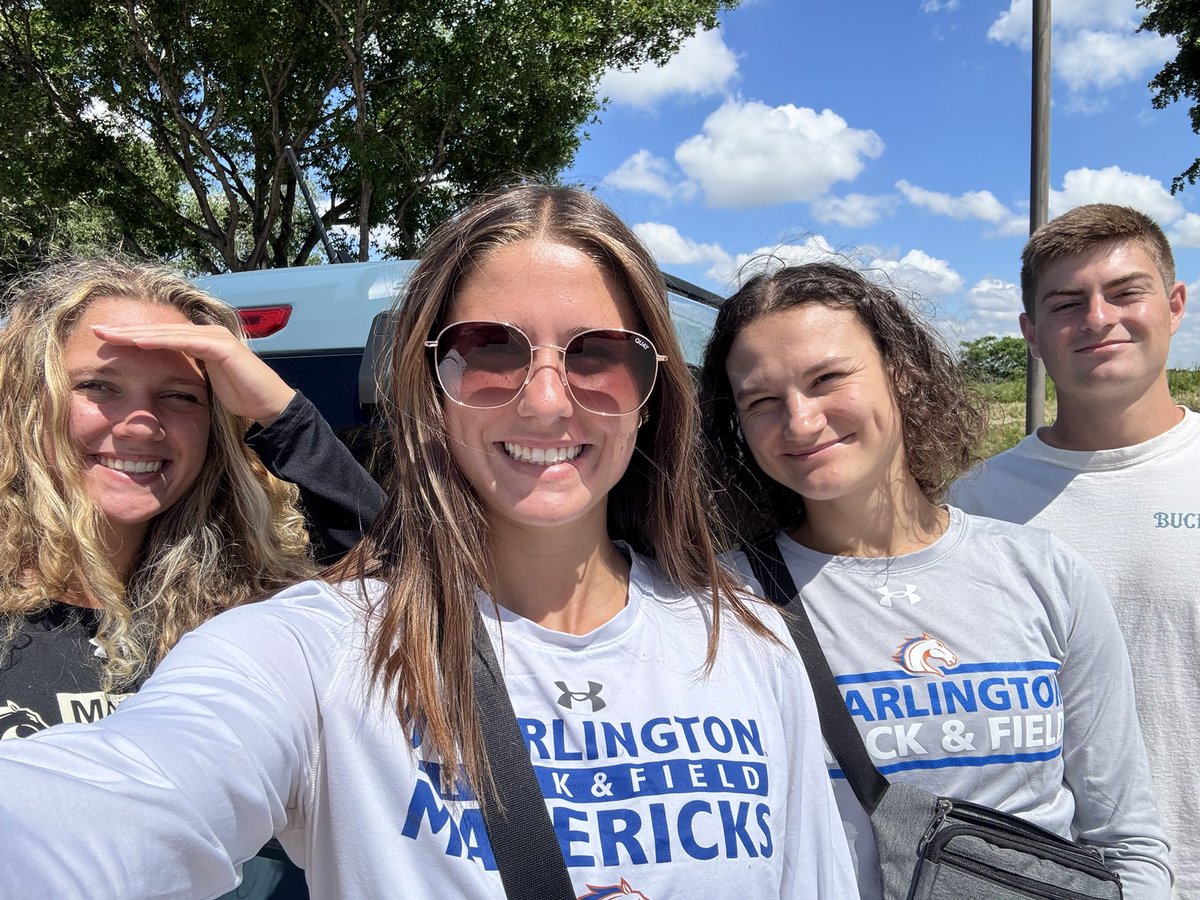 UTA_SA_Dev's tweet image. Our student-athletes had a blast volunteering at Swift Elementary’s Field Day! From cheering on races to running game stations, it was all smiles and high-fives. Huge shoutout to Swift Elementary for letting us be part of the fun!