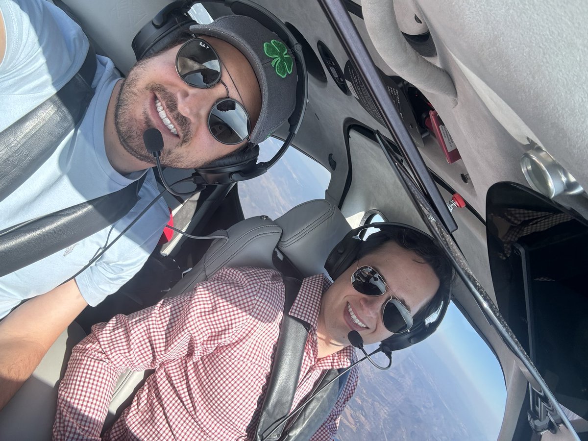 A_Juraidini's tweet photo. Llegando @Bitso a la Convención Bancaria con el Capitán @vogelito https://t.co/O3o3QmdmtY