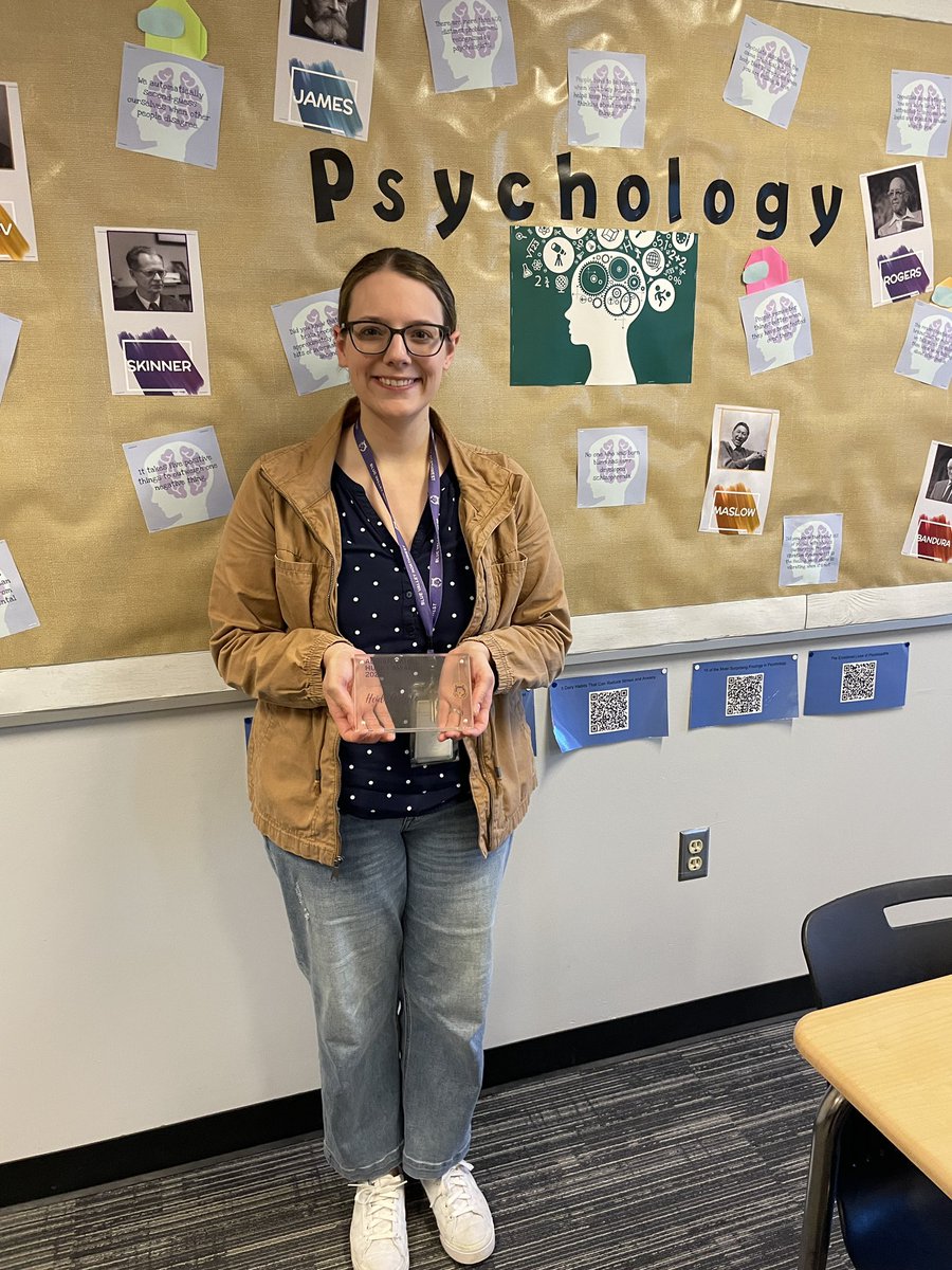 Congratulations to Ms. Gipple who won the Faculty Husky Award from the senior class!