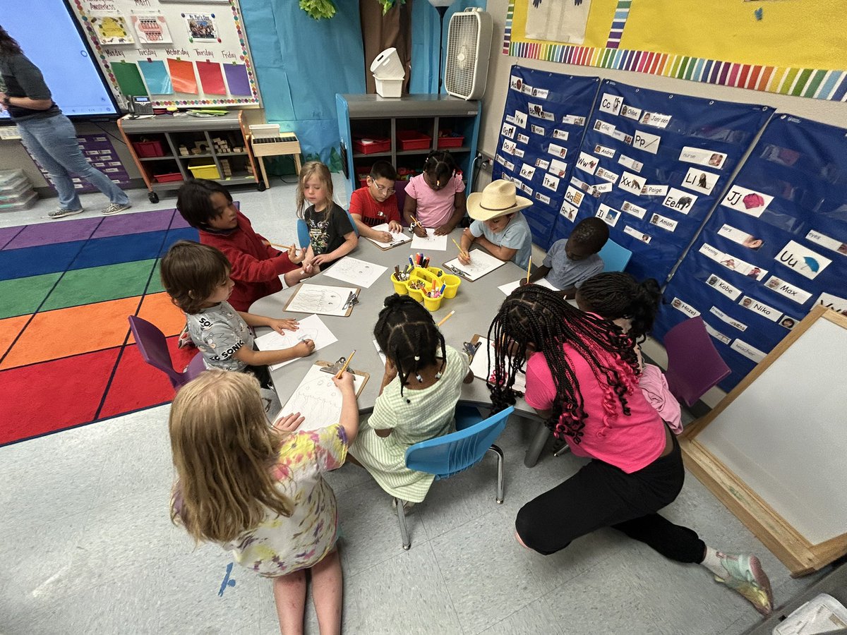 Tressa Roberts (@ms_roberts2) on Twitter photo Friday Fun celebrating our completed compliment chart with our Pre-K buddies! #TESLeads Friday Fun celebrating our completed compliment chart with our Pre-K buddies! #TESLeads