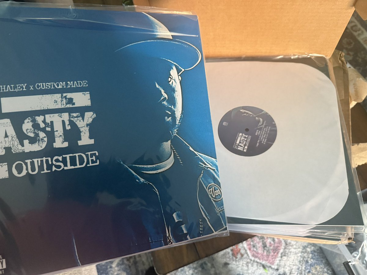 Now shipping!

@andreaushaley91 
@custom60625 

It’s Nasty Outside

filtherecords.com

#vinyl #chicagohiphop #limitededition #itsnastyoutside