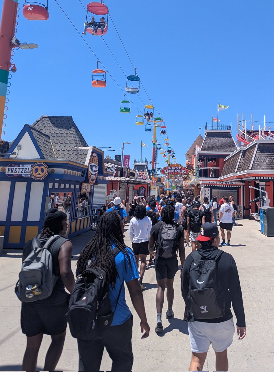 Justin Berna tweet media