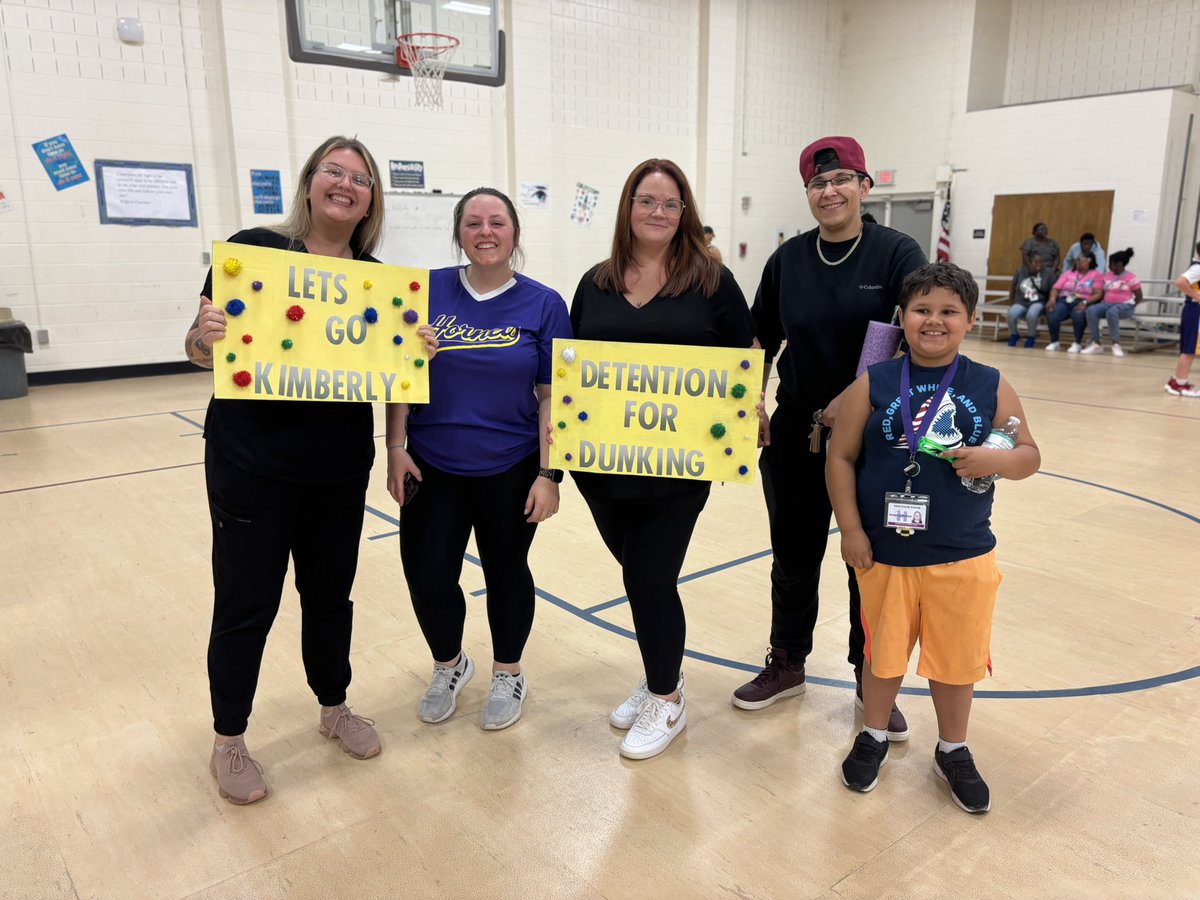 Today our Hornets battled it out against our staff and parents in our annual ‘Student vs. Teacher’ game! What a fun time! Way to go Hornets! 🐝 🏀#Winningforkids <a href="/HES_HCS/">Hampton Elementary School</a> <a href="/michellewil2/">Michelle Williams</a> <a href="/mrsj_cohen/">Mrs. Janae' Cohen, Ed. S.</a> <a href="/missasu98/">Joycelyn Jackson</a>