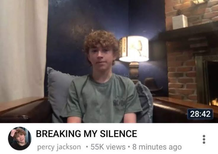 H3lpL3ss13's tweet image. im a "reyna is taller than nico" truther