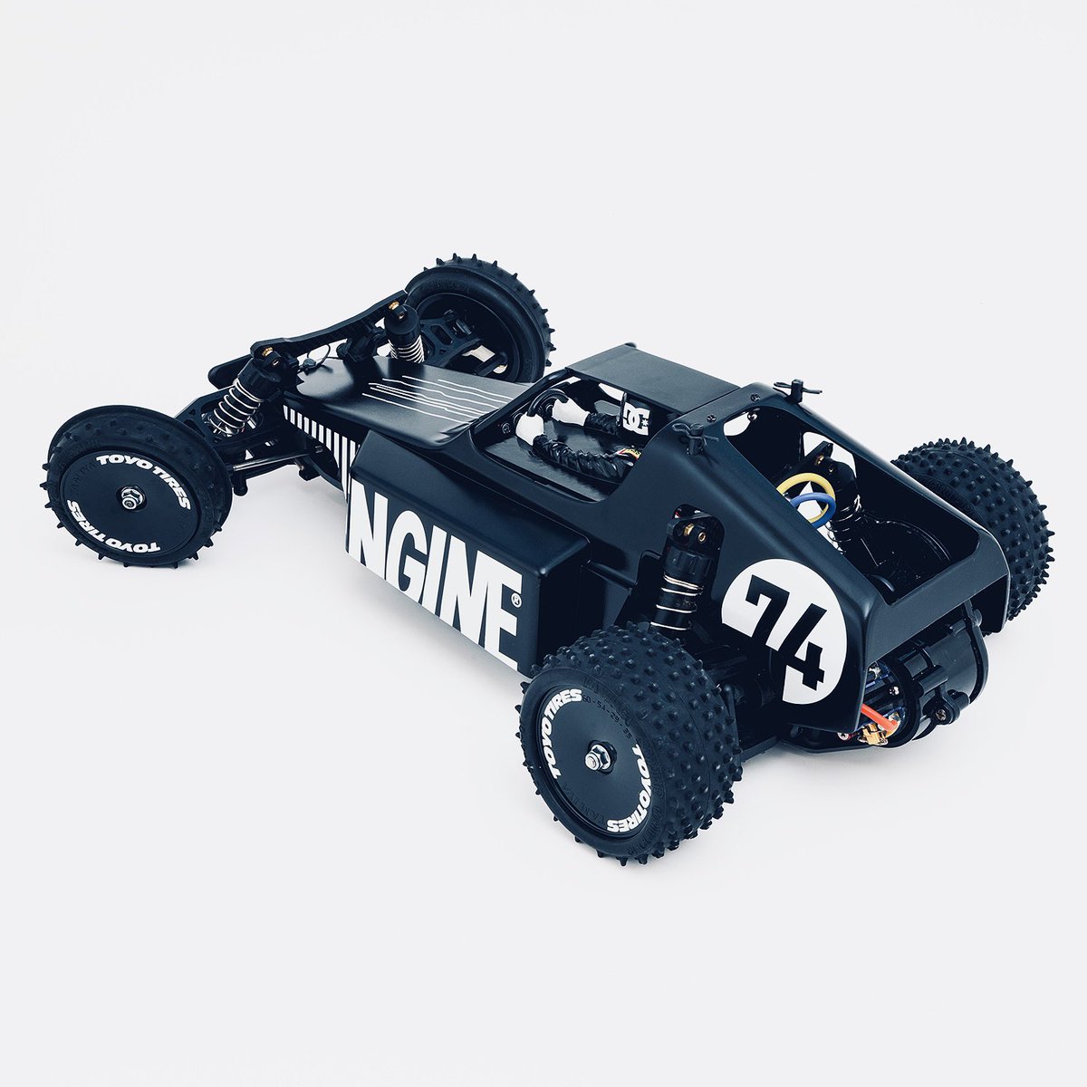 DT-03仕様のバギーチャンプです。 ロングホイールベースのシャーシを