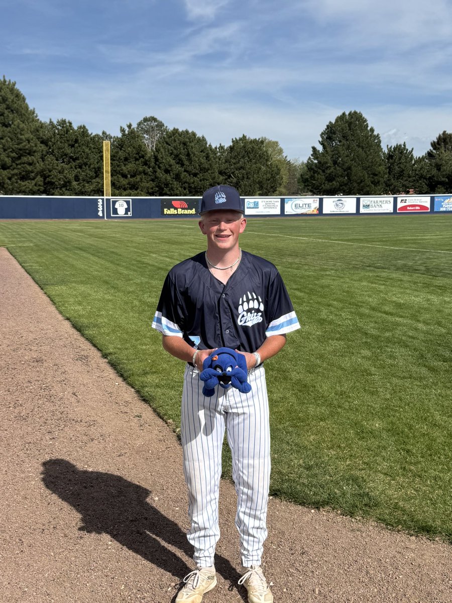 Grizz win game 1 of the South Regional against Jerome 2-0! <a href="/Isaac_jens3/">Isaac Jensen</a> was the BULLDOG POTG! He threw a CG shutout allowing only 2 hits to go with 8 K’s! Timely hitting and team at bats got it done on offense! Game 2 vs Twin coming up shortly.