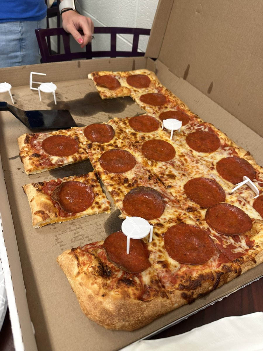 Day 4 teacher appreciation week lunch was courtesy our student council from Jimmy Johns then our PTSO gifted us these bags. Day 5 was athletic boosters donuts and Teachers Helping Teachers pizza!! So grateful for all the love.