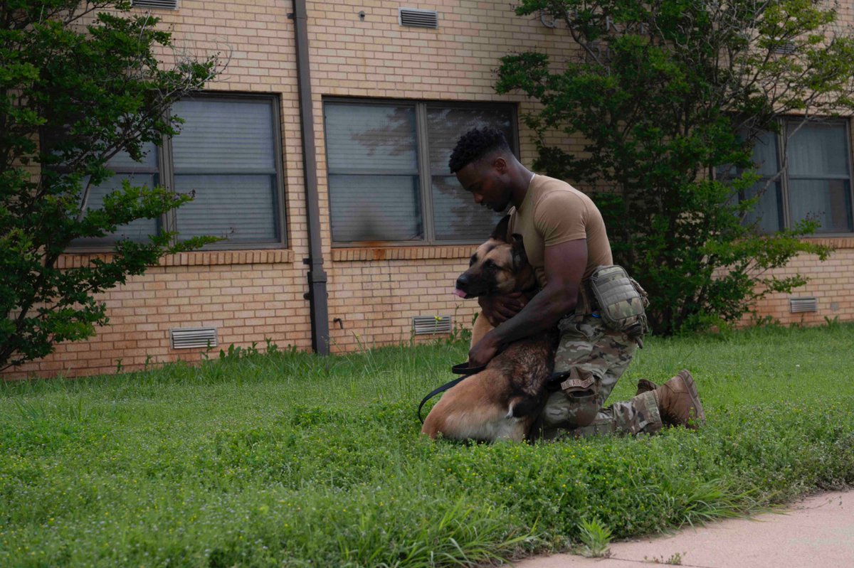 Team_Tinker's tweet image. National Police week, May 11-17, honors all who gave the ultimate sacrifice in the line of duty to protect their country. The 72nd Security Forces Squadron invites the #TeamTinker community to participate in events throughout the week. #TinkerStrong

tinker.af.mil/News/Article-D…