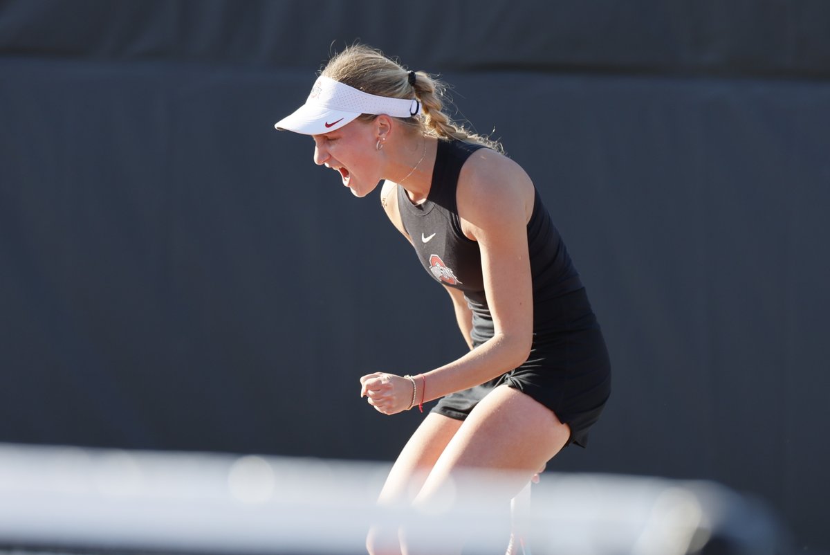 OhioStateWTEN's tweet image. Bereznyak ties the match at 2 with a 7-6, 6-4 court five win.