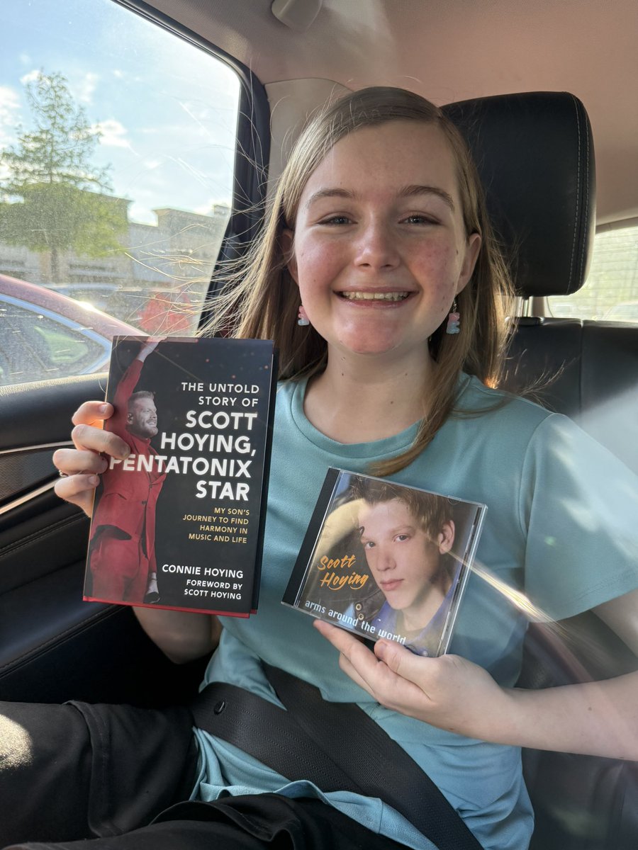 PTXFans's tweet image. Kids and I got to pick up Connie Hoyings book today and see her, Rick, and @scotthoying! It has been too long! Can’t wait to read the book. It looks amazing!