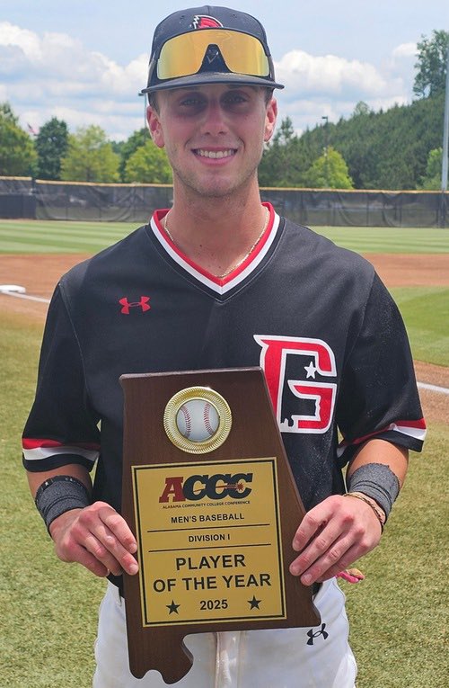 GoldenGopherBB's tweet image. Betting this has never happened before…2 former Gopher teammates win two big @acccathletics awards in the SAME SEASON. 
Congrats to @AaronWa93440535 and @JohnMichaelPic for taking home the D1 Player of the Year and D1 Relief P of the Year. We are extremely proud of you both.