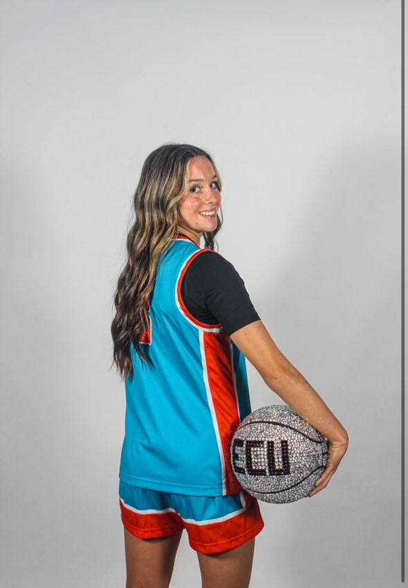 After an unofficial visit ⁦<a href="/ECUTigersWBB/">ECU Tigers WBB</a>⁩ I’m blessed to receive an offer thank you!!  ⁦<a href="/kaitlyn_hodgins/">Kaitlyn Hodgins</a>⁩ ⁦<a href="/HeatherRobben/">Heather (Robben) Hurt</a>⁩ ⁦<a href="/JeffMcGaha2373/">Jeff McGaha</a>⁩ ⁦<a href="/coachbrown/">CB</a>⁩ ⁦<a href="/ambermathurin/">Amber Mathurin</a>⁩⁦<a href="/seigenthaler03/">Kris Seigenthaler</a>⁩ ⁦@CyFairOklahoma⁩ ⁦<a href="/CFEliteSports/">CyFair Elite Sports</a>⁩